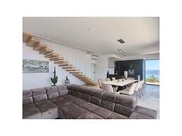 Villa Ateneum Comfortable Holiday Residence