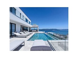 Villa Ateneum Comfortable Holiday Residence