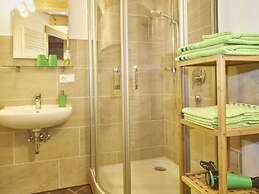 Nice Apartment in St. Maergen