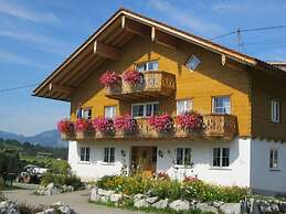 Nice Apartment in St. Maergen