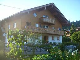 Nice Apartment in St. Maergen