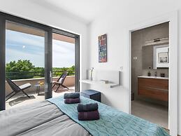 Villa Mahalo Modern Retreat