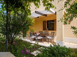 Spacious Home With Private Terrace and Garden