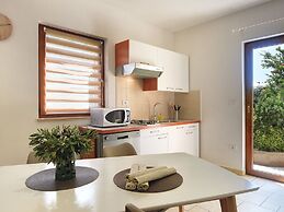 Spacious Home With Private Terrace and Garden