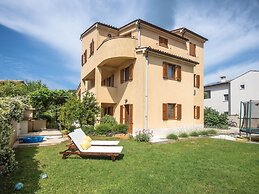 Spacious Home With Private Terrace and Garden