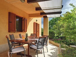 Spacious Home With Private Terrace and Garden