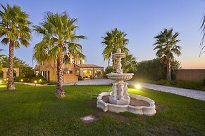 Elegant Villa, Selinunte Oasis