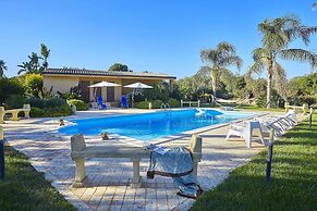 Elegant Villa, Selinunte Oasis
