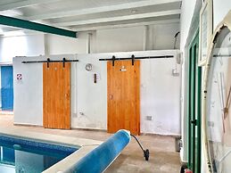 Cave House Ed With Pool and Facilities for PRM