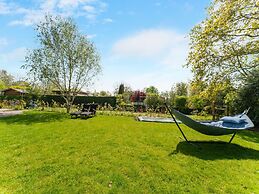 Luxury Chalet Near Ouddorp With Garden