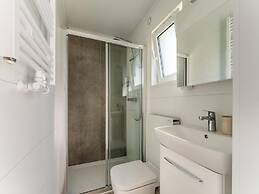 Luxury Chalet Near Ouddorp With Garden