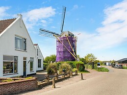 Luxury Chalet Near Ouddorp With Garden