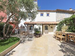 Pleasant House for 8 People & 12 m Mooring