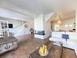 Pleasant House for 8 People & 12 m Mooring