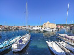 Pleasant House for 8 People & 12 m Mooring