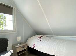 Pimpelmees Modern Retreat