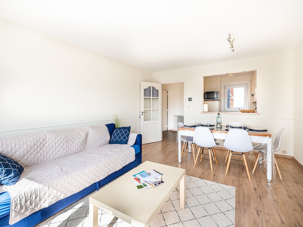 Apartment in Koksijde Near the Beach