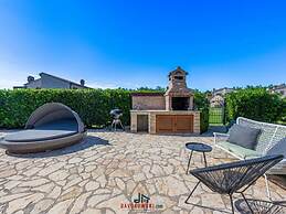 Paradis 6 Comfortable Holiday Residence