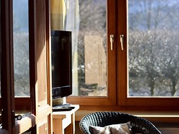 Deimann Modern Retreat