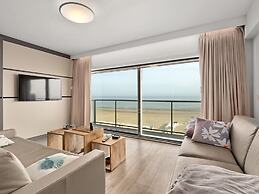 Apartment With Views and Terrace