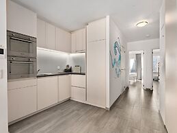 Apartment With Views and Terrace