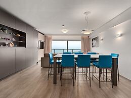 Apartment With Views and Terrace