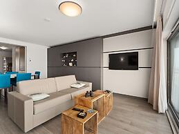 Apartment With Views and Terrace