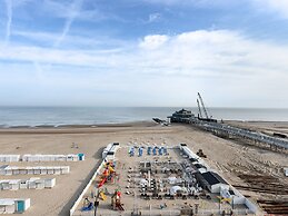 Apartment With Views and Terrace