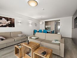 Apartment With Views and Terrace