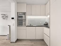 Apartment With Views and Terrace