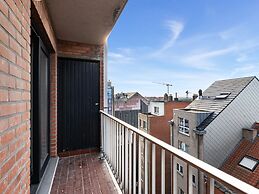 Apartment With Views and Terrace