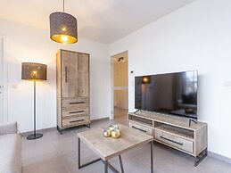 Apartment With Cosy Sunny Terrace