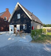 Romantic Studio in Stellendam With Terrace