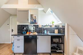 Romantic Studio in Stellendam With Terrace