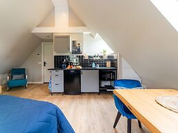 Romantic Studio in Stellendam With Terrace