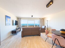 Spacious Apartment With Terrace