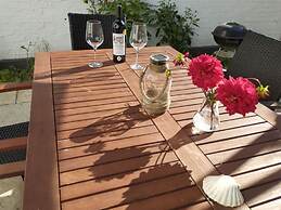 Birklund Modern Retreat