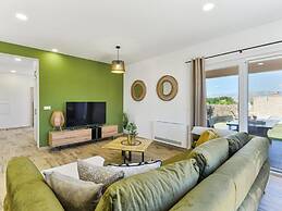 With Pool, Jacuzzi and Sauna