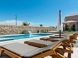 With Pool, Jacuzzi and Sauna