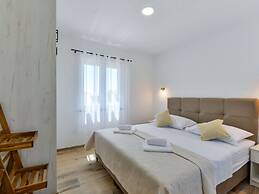 With Pool, Jacuzzi and Sauna