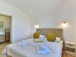 With Pool, Jacuzzi and Sauna