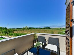 With Pool, Jacuzzi and Sauna