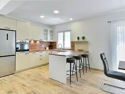 With Pool, Jacuzzi and Sauna