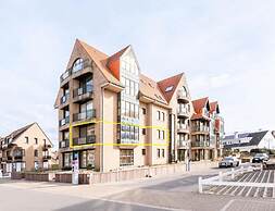 Apartment in Nieuwpoort With Terrace
