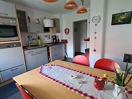 A. Heyne Modern Retreat
