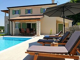 Villa Stella Comfortable Holiday Residence