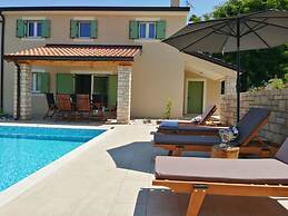 Villa Stella Comfortable Holiday Residence