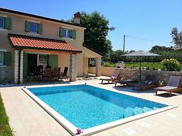 Villa Stella Comfortable Holiday Residence