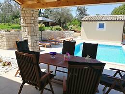 Villa Stella Comfortable Holiday Residence