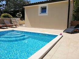 Villa Stella Comfortable Holiday Residence